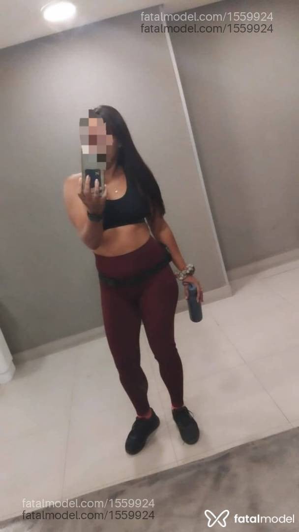 Acompanhante mulher com cabelo castanho de olhos castanhos - Pamela Almeida