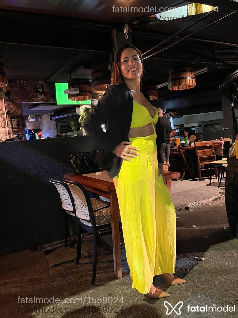 Acompanhante mulher com cabelo castanho de olhos castanhos em Recife - Pamela Almeida