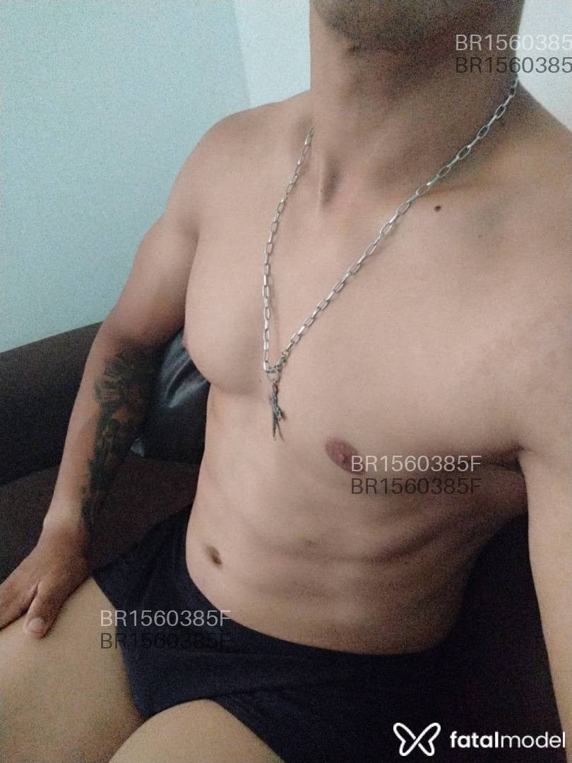 Acompanhante homem com cabelo castanho de olhos mel em São Paulo - Malvado