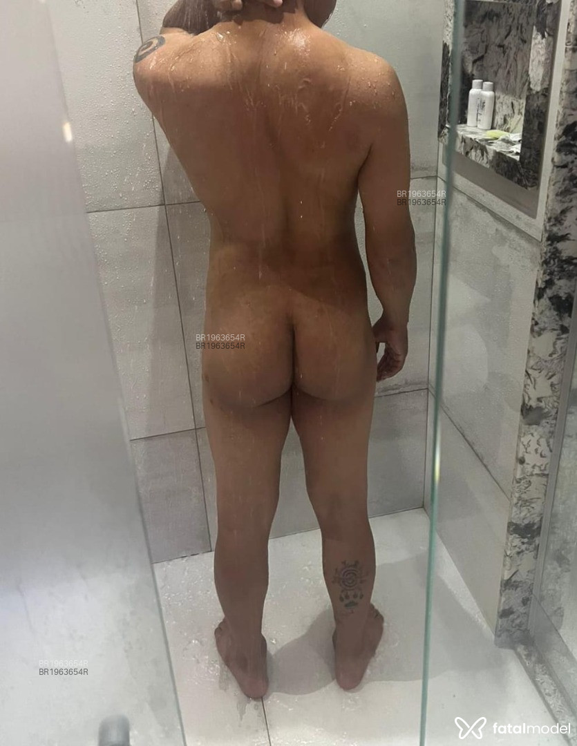 Acompanhante homem morena (o) de olhos castanhos em Rio Verde Acompanhante homem morena (o) de olhos castanhos em Rio Verde - Kauê