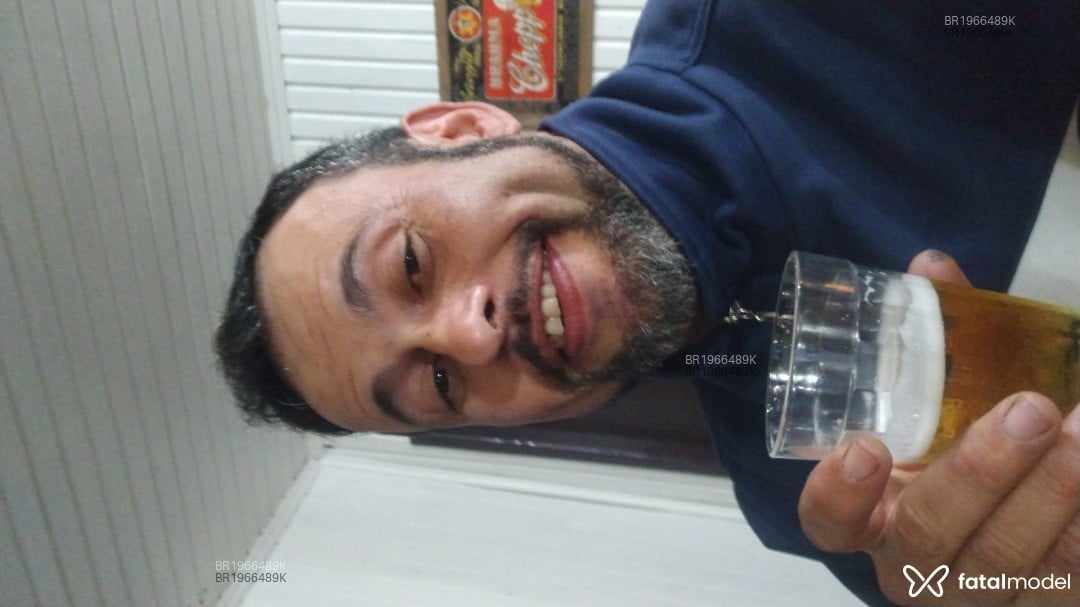 Acompanhante homem com cabelo castanho de olhos castanhos em Porto Alegre - Luidy