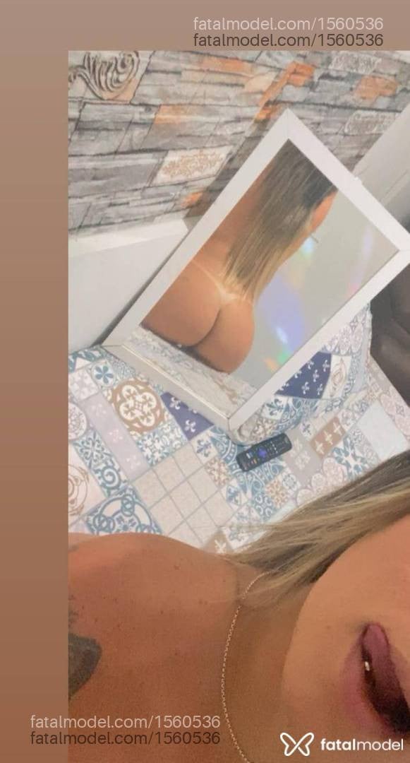 Acompanhante mulher loira (o) de olhos castanhos - DIANA PAES