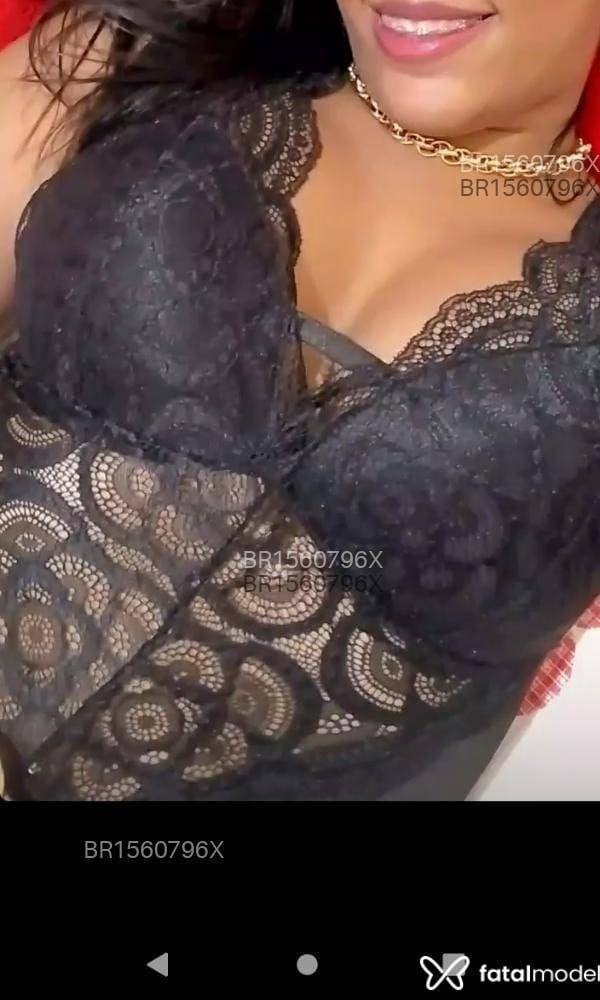 Acompanhante mulher com cabelo castanho de olhos castanhos em Camaçari - Belaa