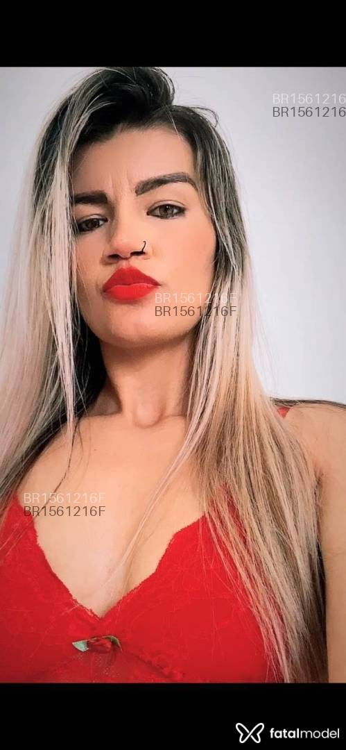 Acompanhante mulher loira (o) de olhos castanhos em Brasília - Nicole pablyne