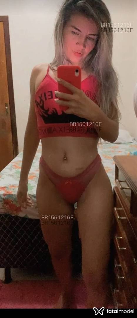 Acompanhante mulher loira (o) de olhos castanhos em Brasília - Nicole pablyne