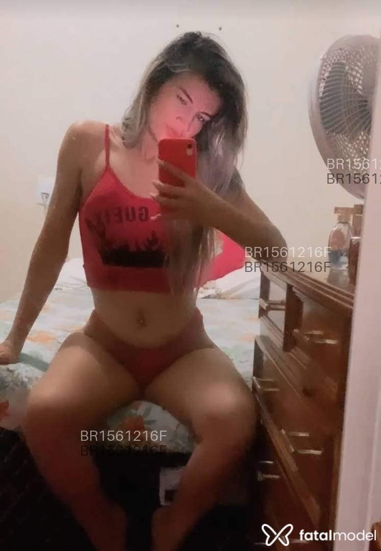 Acompanhante mulher loira (o) de olhos castanhos em Brasília - Nicole pablyne