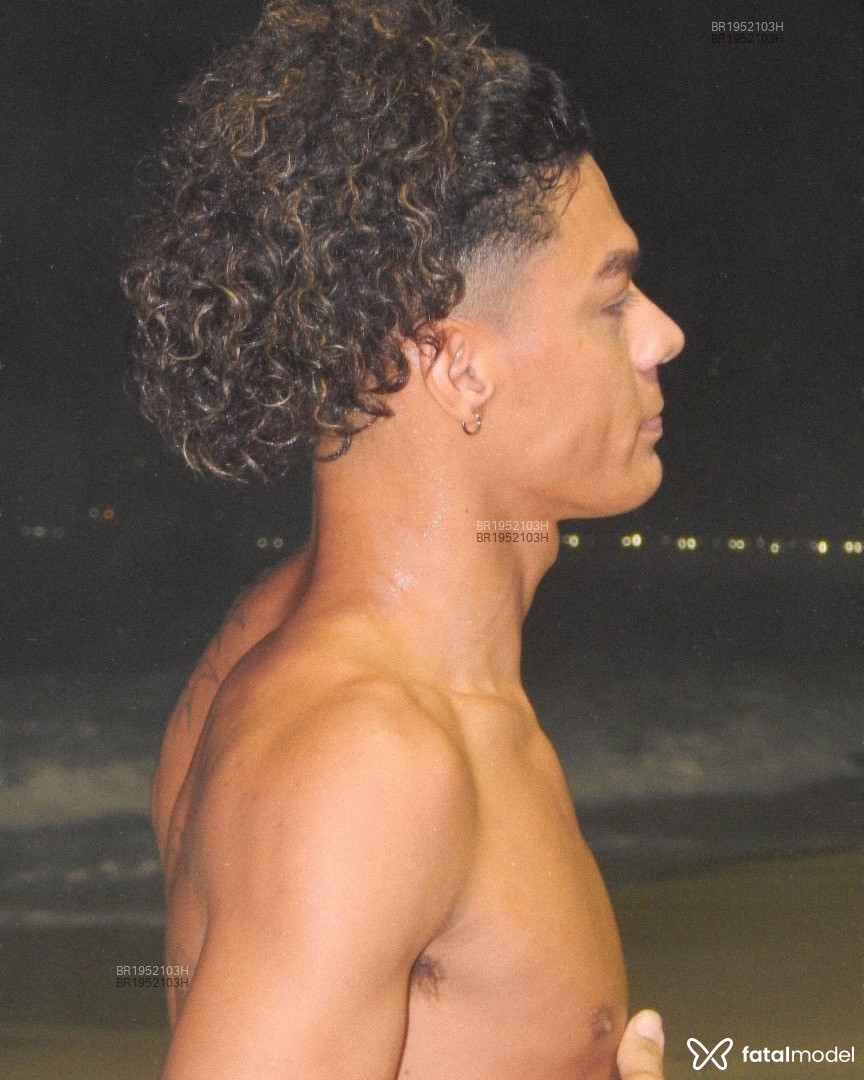 Acompanhante homem com cabelo castanho de olhos pretos em Rio de Janeiro - Caíco
