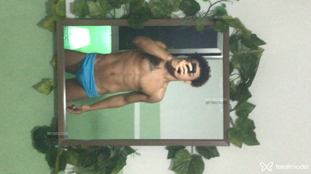 Acompanhante homem com cabelo castanho de olhos pretos em Rio de Janeiro - Caíco