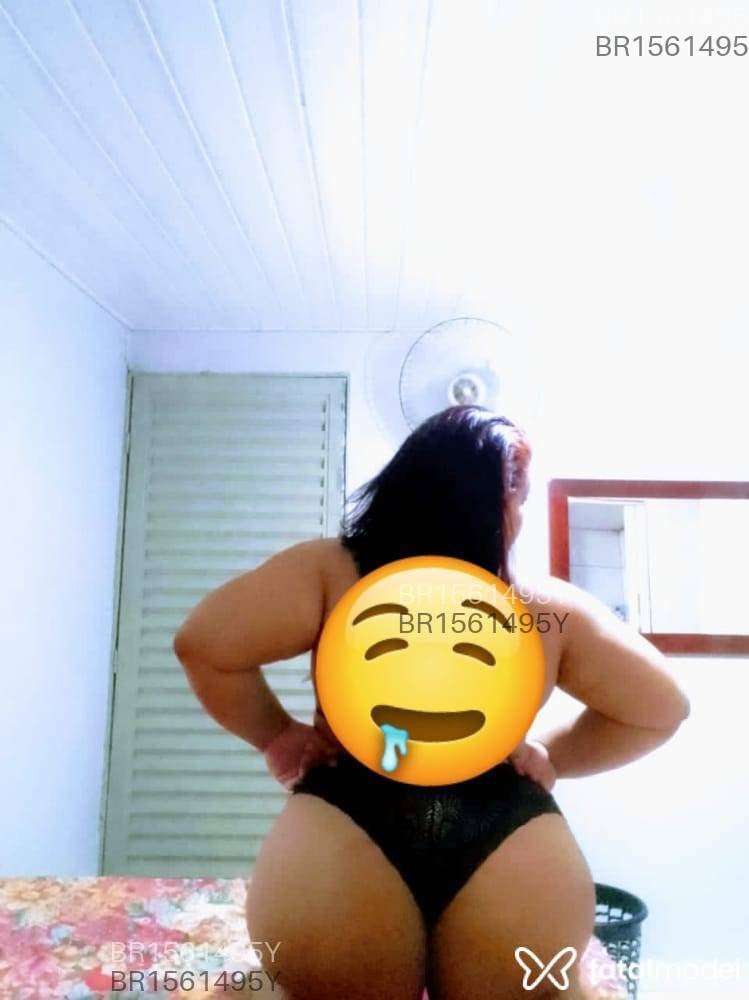 Acompanhante mulher com cabelo castanho de olhos verdes em Paiçandu - Estheffany
