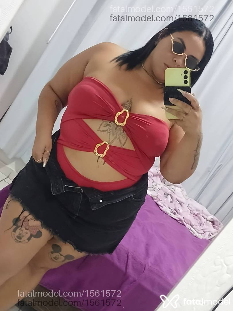 Acompanhante mulher com cabelo colorido de olhos azuis em Cachoeiro de Itapemirim - Yumi Akira