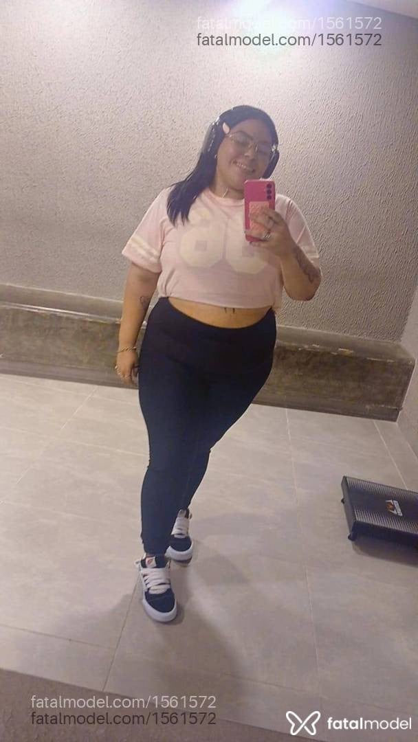 Acompanhante mulher com cabelo colorido de olhos azuis em Cachoeiro de Itapemirim - Yumi Akira