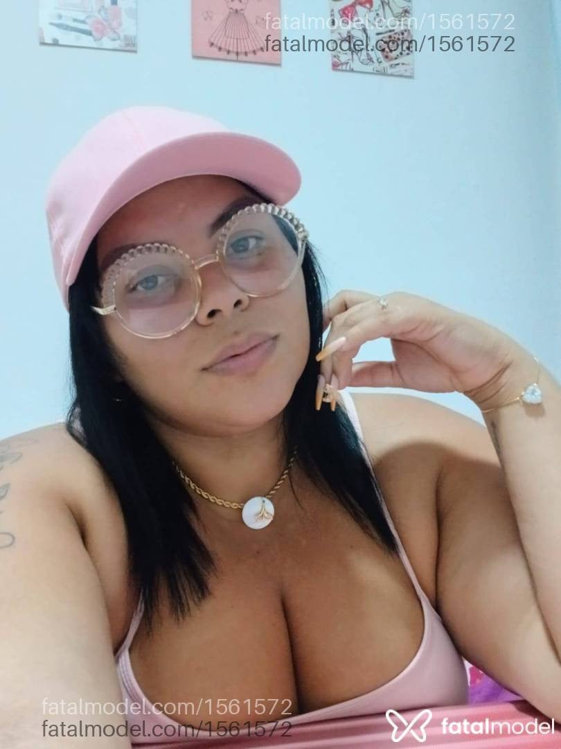 Acompanhante mulher com cabelo colorido de olhos azuis em Cachoeiro de Itapemirim - Yumi Akira
