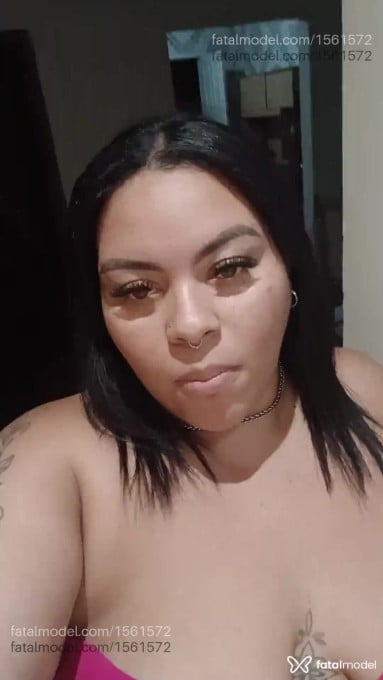 Acompanhante mulher com cabelo colorido de olhos azuis em Marataízes - Yumi Akira
