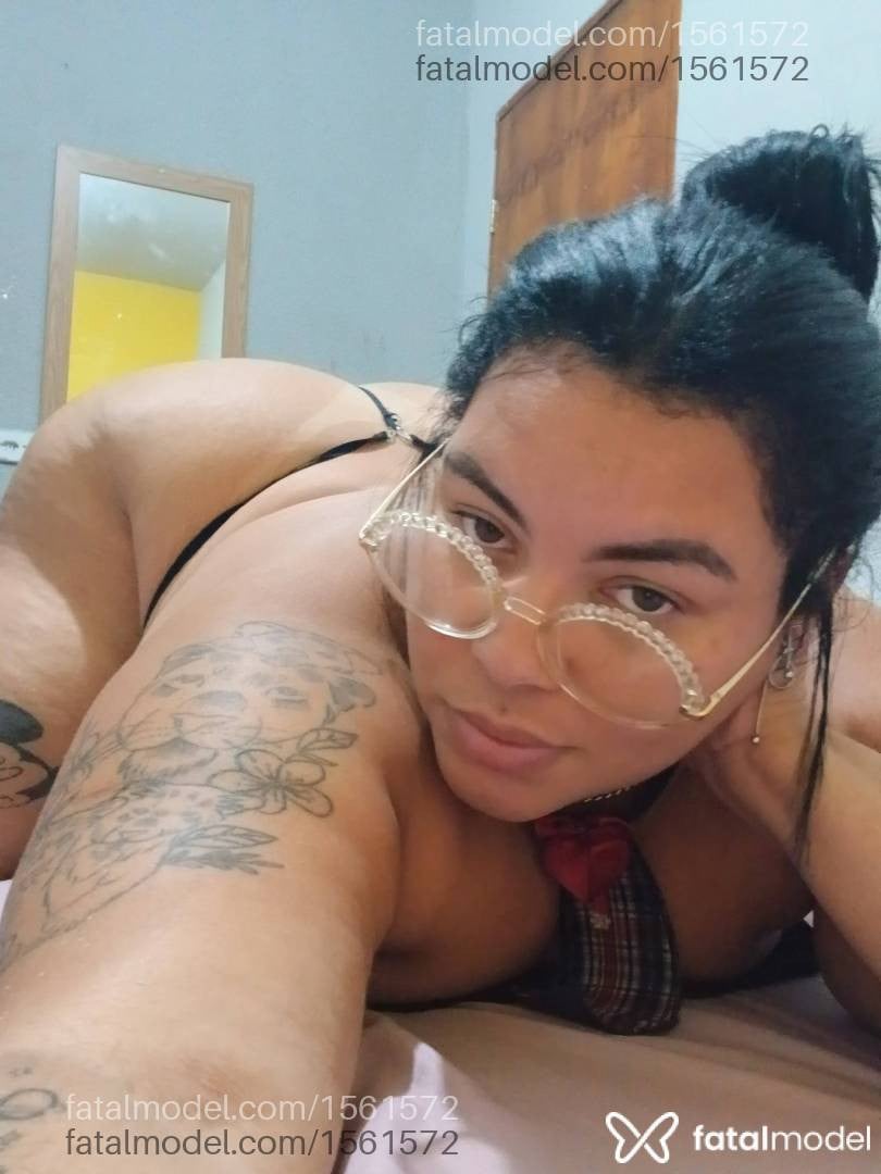 Acompanhante mulher com cabelo colorido de olhos azuis em Cachoeiro de Itapemirim - Yumi Akira