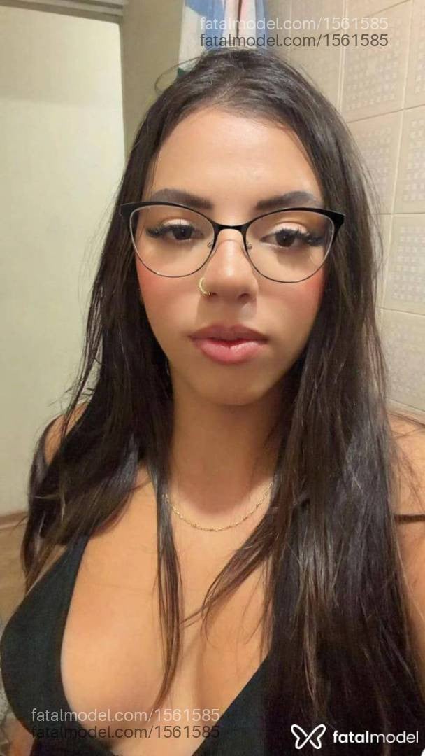 Acompanhante mulher com cabelo castanho de olhos castanhos - Anitta