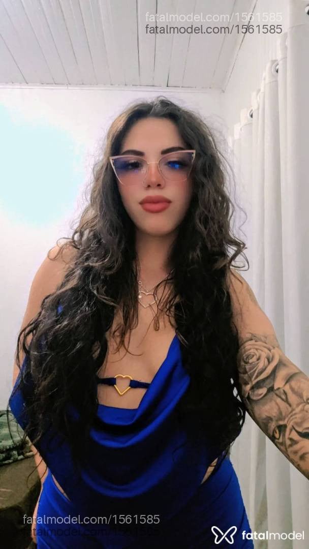 Acompanhante mulher com cabelo castanho de olhos castanhos - Anitta