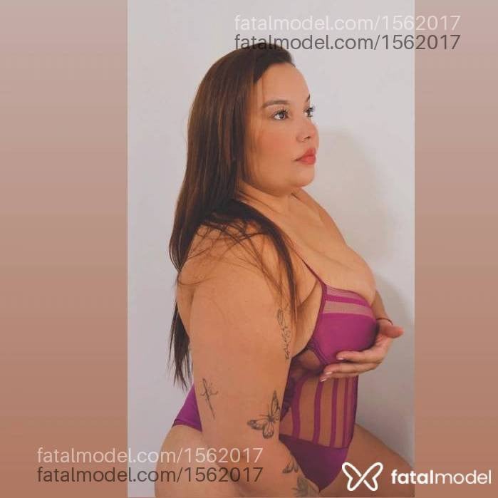 Acompanhante mulher com cabelo castanho de olhos castanhos em Rio Verde - Nicole