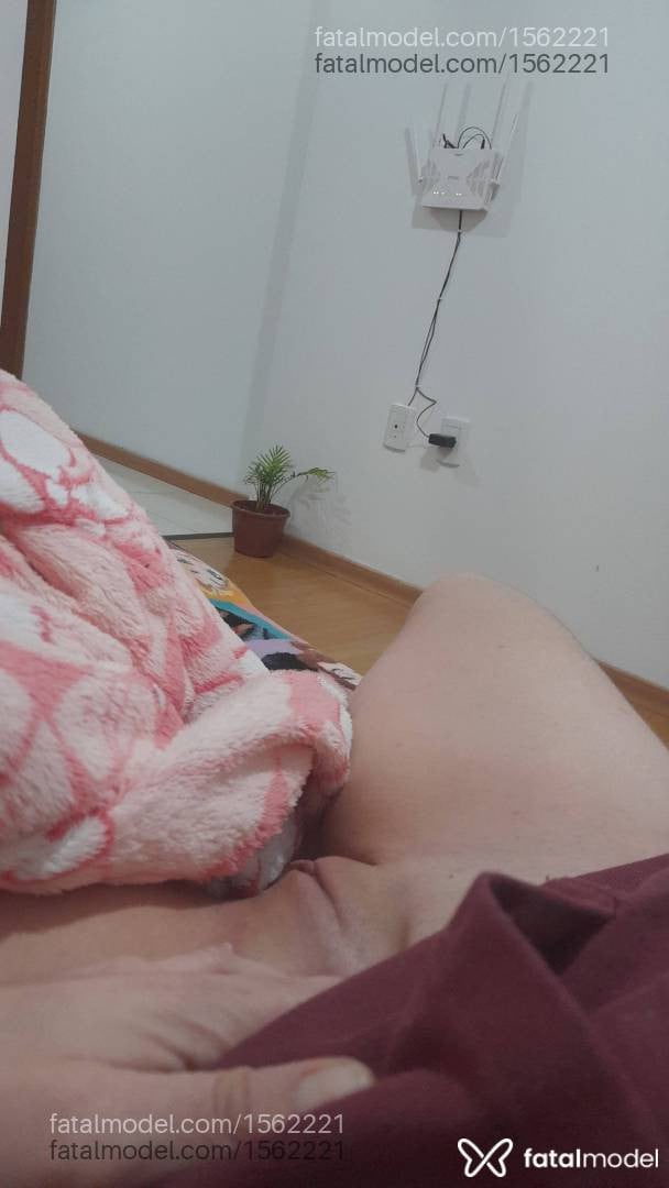 Acompanhante mulher morena (o) de olhos verdes - Ana clara