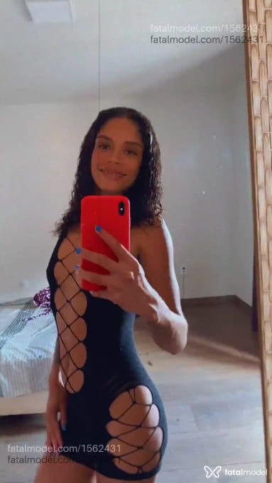 Acompanhante mulher com cabelo castanho de olhos castanhos - Emilly Silva Acompanhante mulher com cabelo castanho de olhos castanhos - Emilly Silva