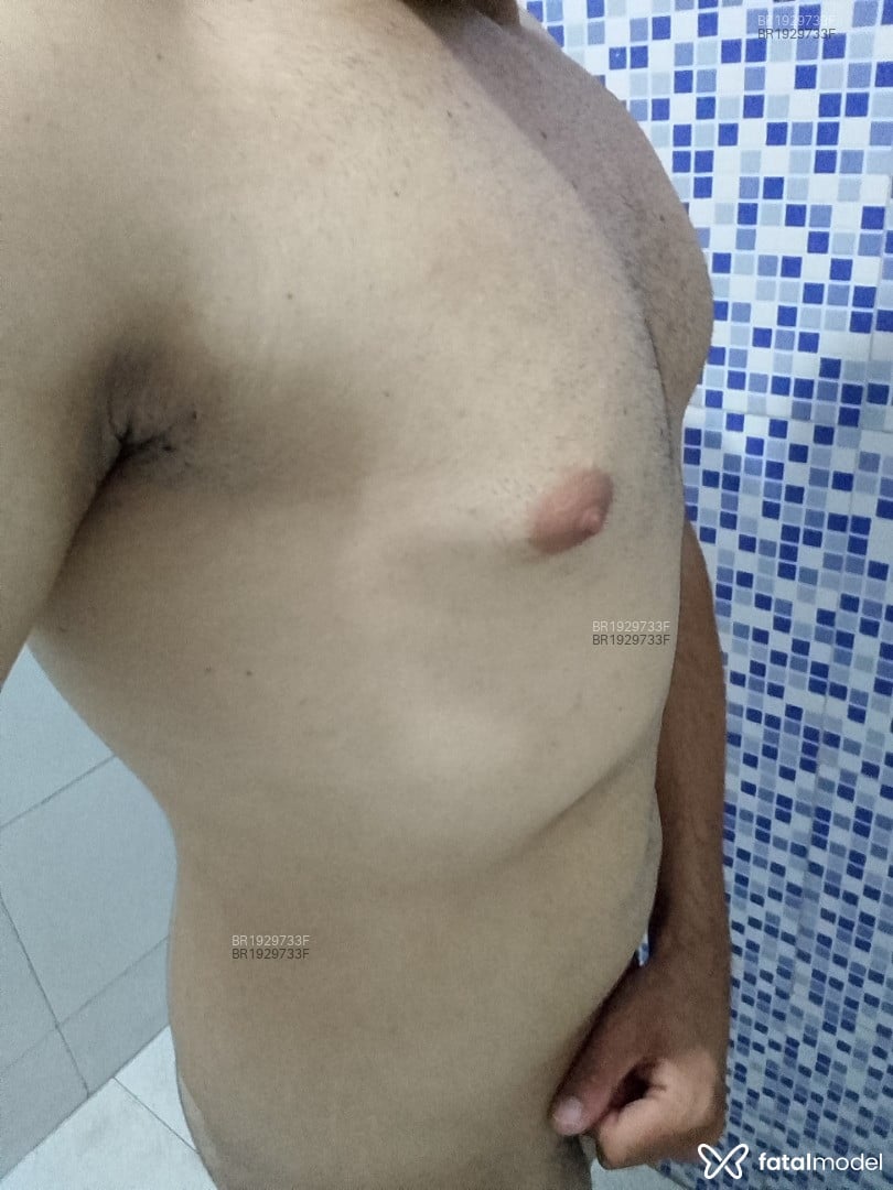 Acompanhante homem morena (o) de olhos castanhos em Juazeiro do Norte - Gusttavo