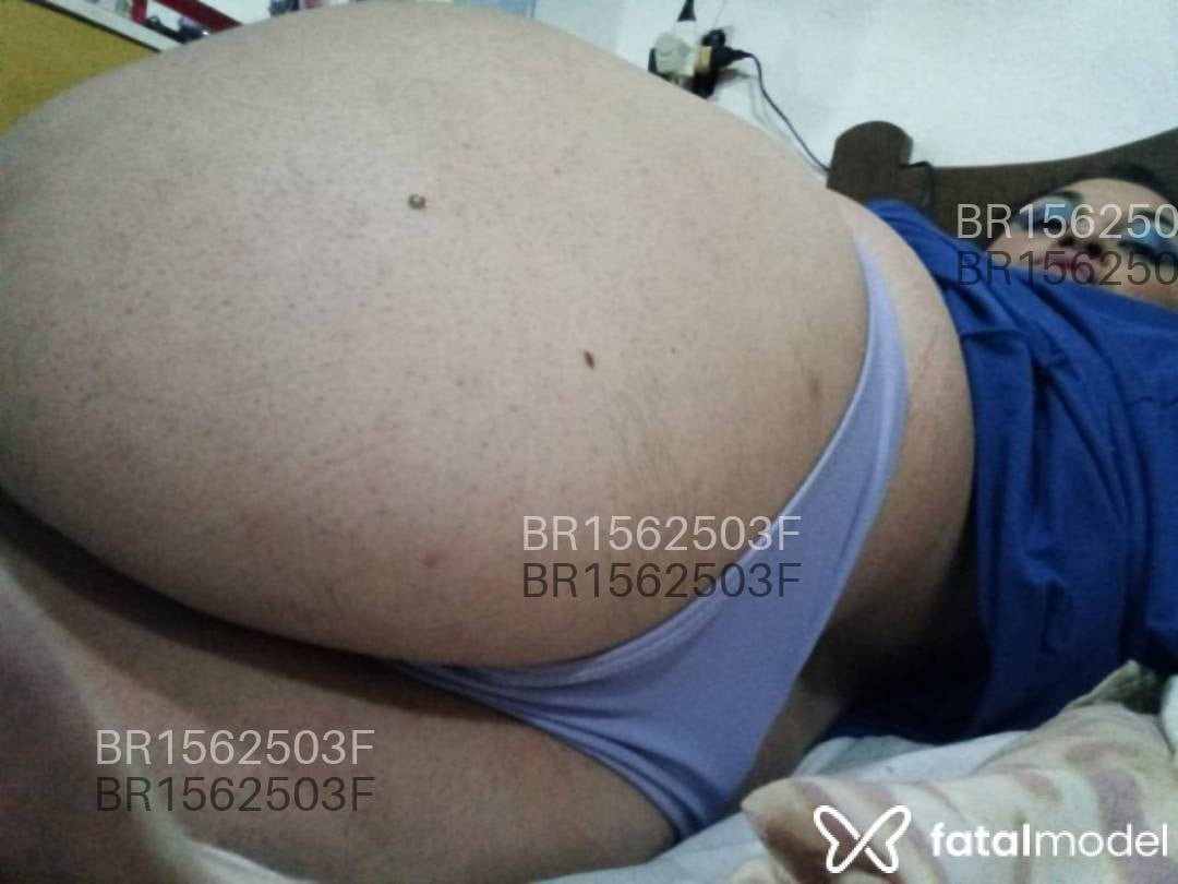 Acompanhante mulher trans com cabelo castanho de olhos castanhos em Porto Alegre - Aghata