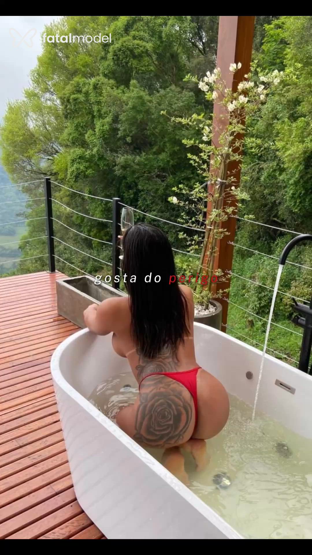 Acompanhante mulher trans morena (o) de olhos castanhos - Vanessinha