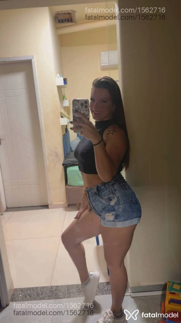 Acompanhante mulher loira (o) de olhos verdes - Karine Bruna