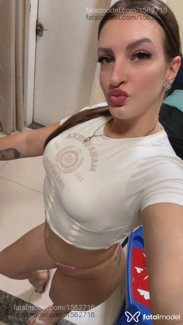 Acompanhante mulher loira (o) de olhos verdes - Karine Bruna