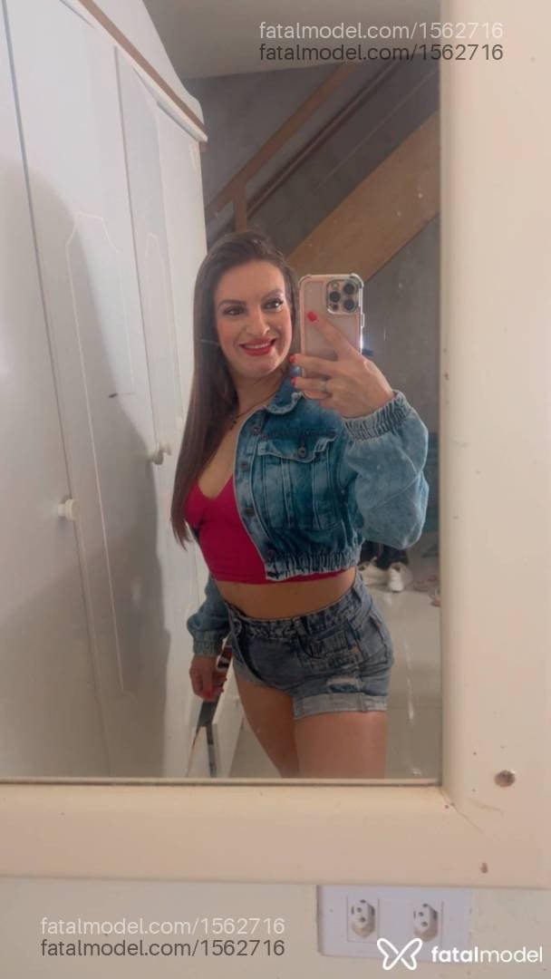 Acompanhante mulher loira (o) de olhos verdes - Karine Bruna