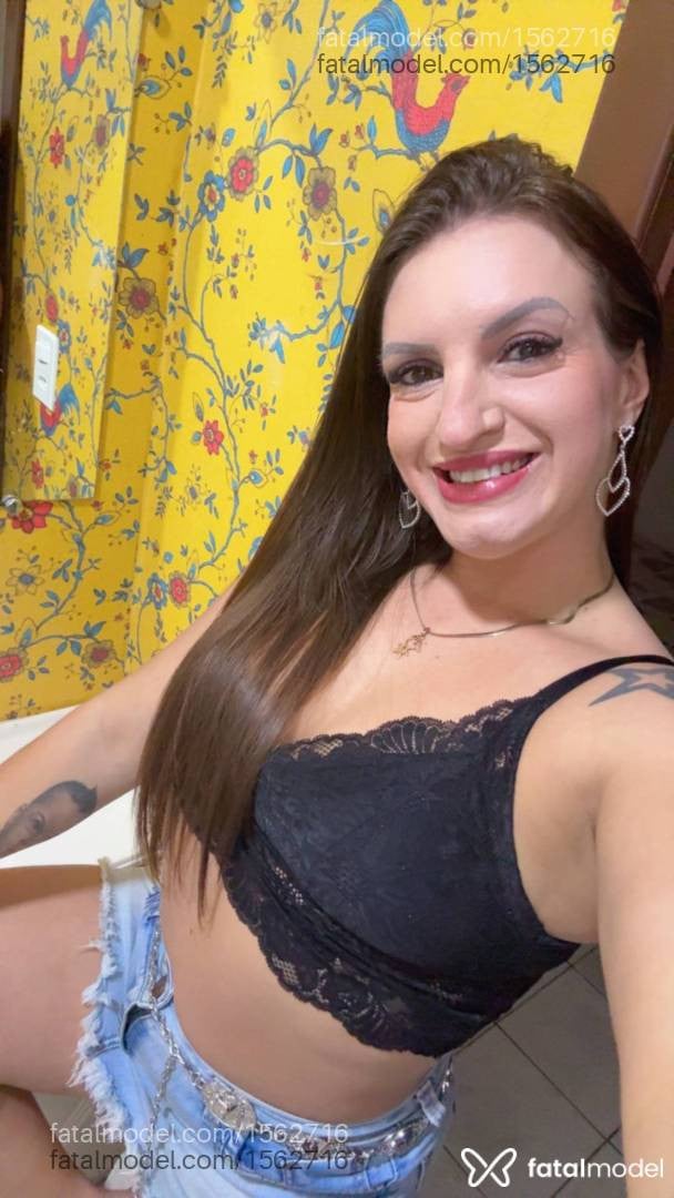 Acompanhante mulher loira (o) de olhos verdes - Karine Bruna