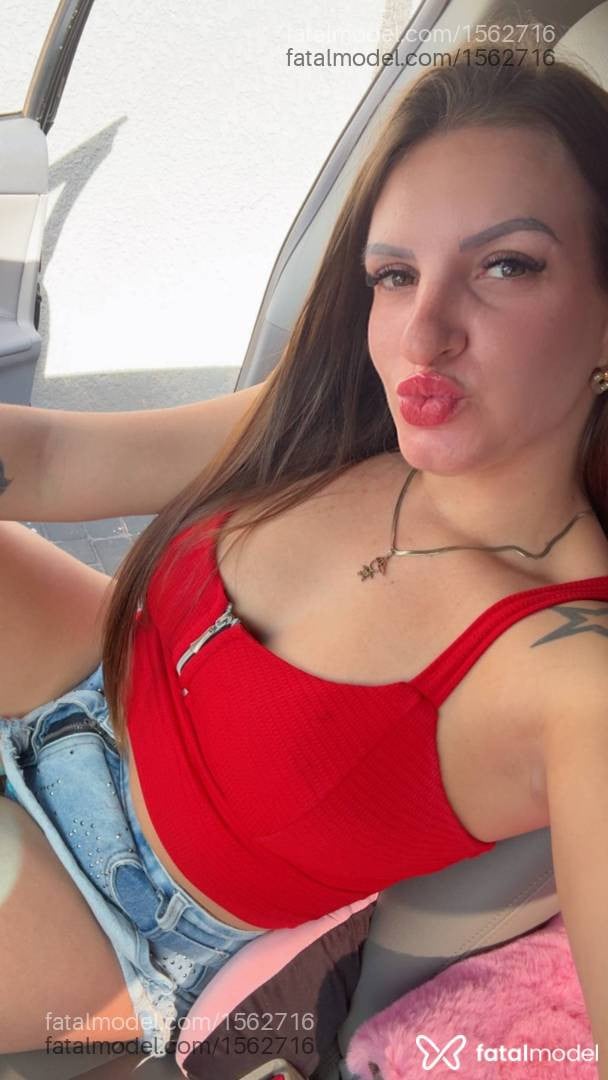 Acompanhante mulher loira (o) de olhos verdes - Karine Bruna