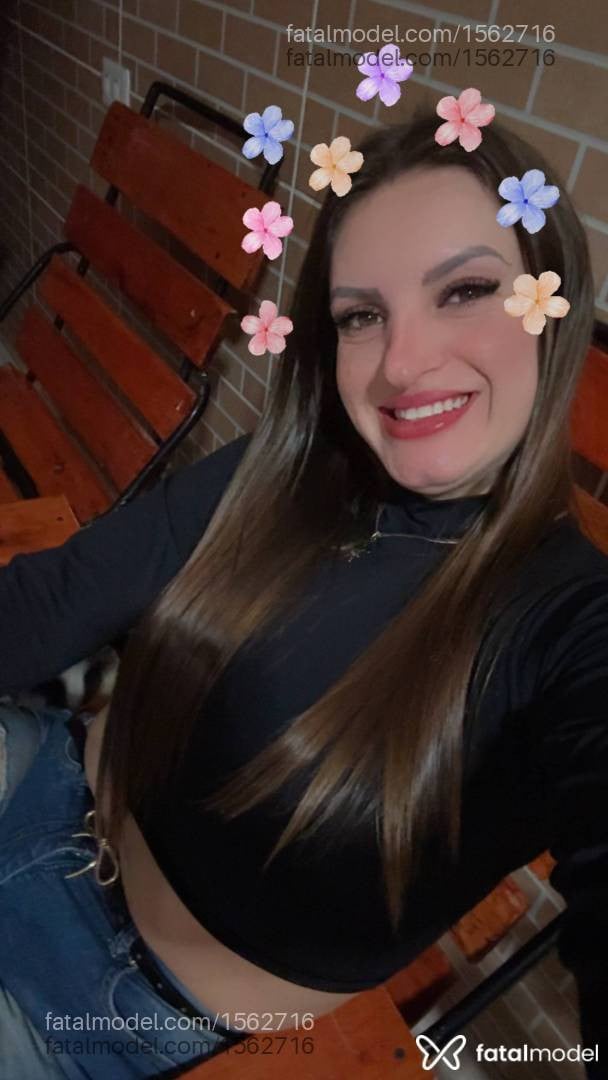 Acompanhante mulher loira (o) de olhos verdes - Karine Bruna