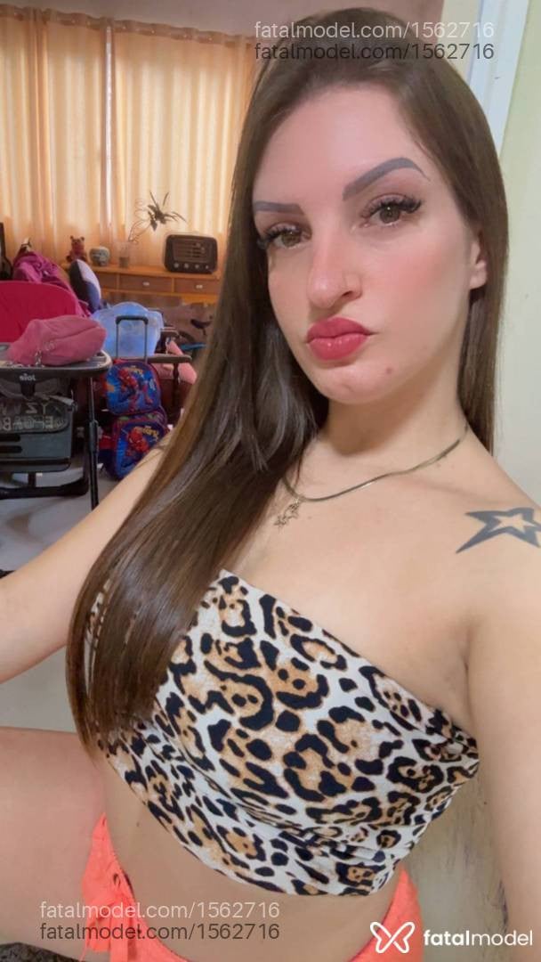 Acompanhante mulher loira (o) de olhos verdes - Karine Bruna