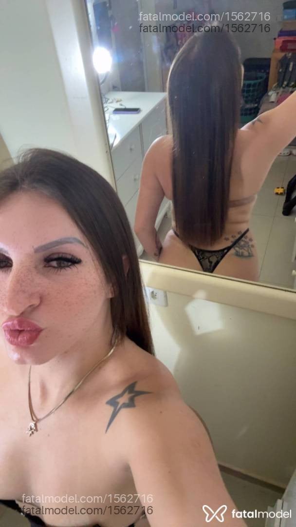 Acompanhante mulher loira (o) de olhos verdes - Karine Bruna