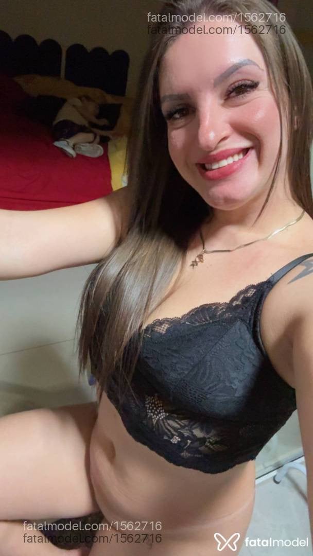Acompanhante mulher loira (o) de olhos verdes - Karine Bruna
