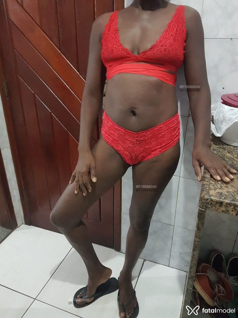 Acompanhante mulher morena (o) de olhos pretos em Virtual Acompanhante mulher morena (o) de olhos pretos em Virtual - Pamela