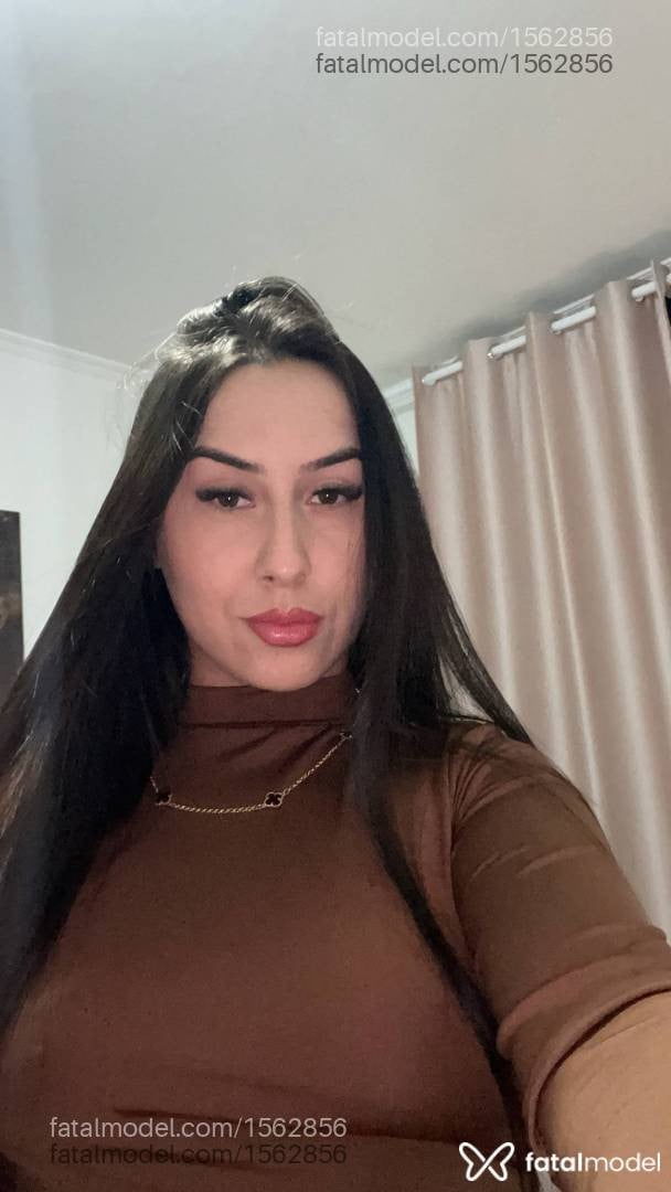 Acompanhante mulher com cabelo castanho de olhos castanhos - Gabriella