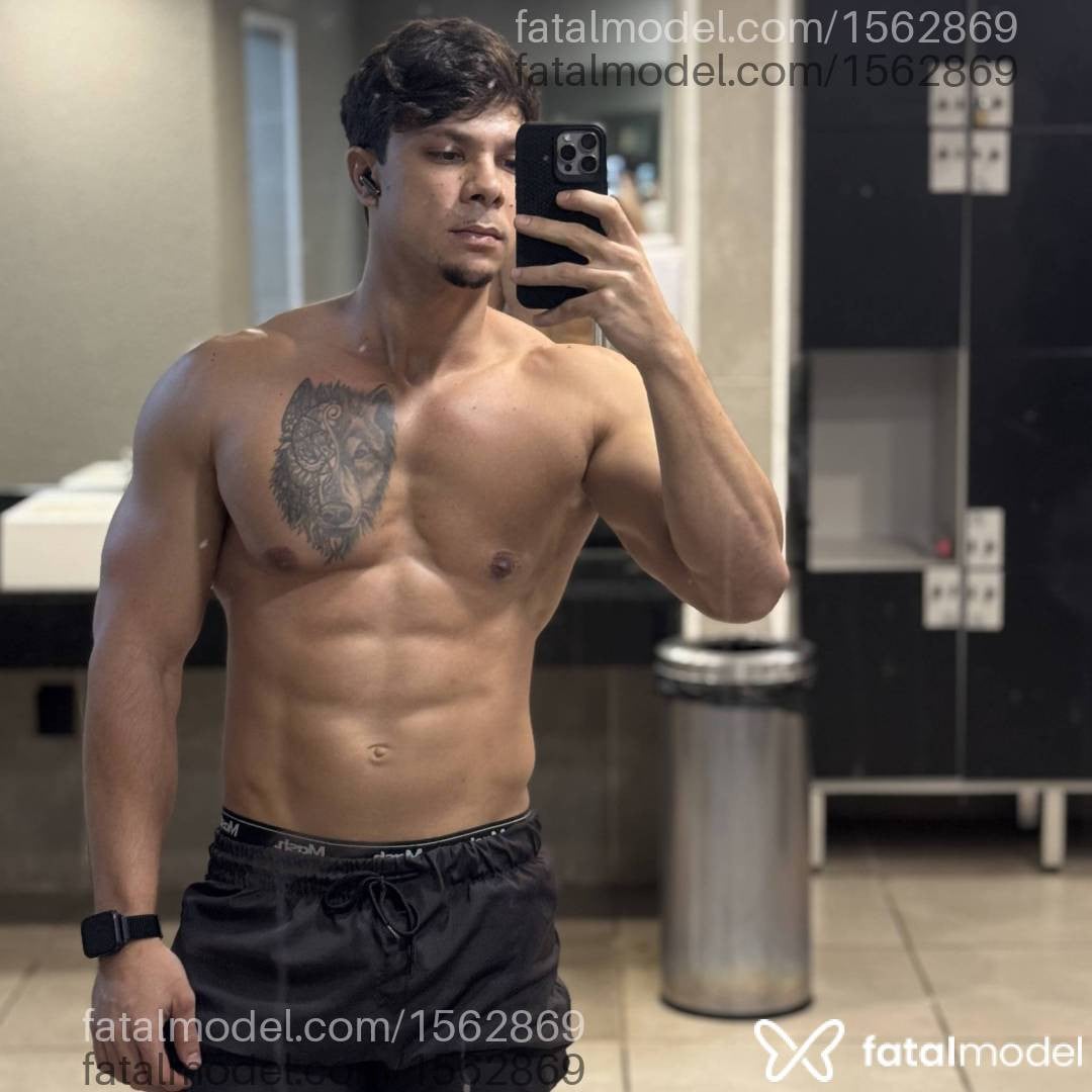 Acompanhante homem com cabelo castanho de olhos castanhos em Ribeirão Preto - Caio Lins
