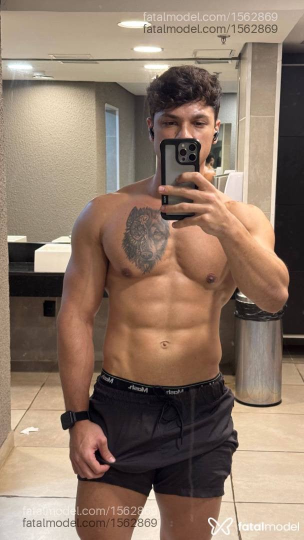 Acompanhante homem com cabelo castanho de olhos castanhos em Ribeirão Preto - Caio Lins