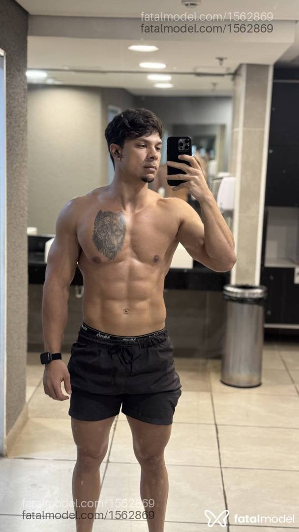 Acompanhante homem com cabelo castanho de olhos castanhos em Ribeirão Preto - Caio Lins