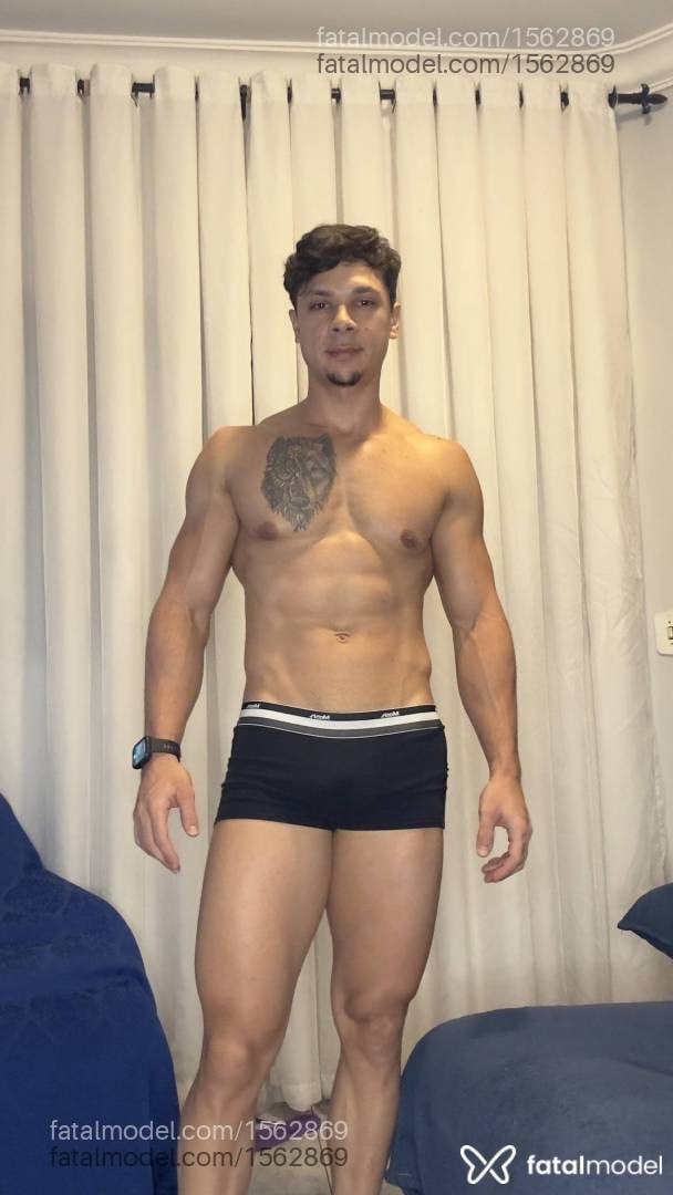 Acompanhante homem com cabelo castanho de olhos castanhos em Ribeirão Preto - Caio Lins