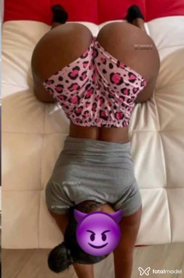 Acompanhante mulher trans morena (o) de olhos pretos em Rio de Janeiro - Índiana