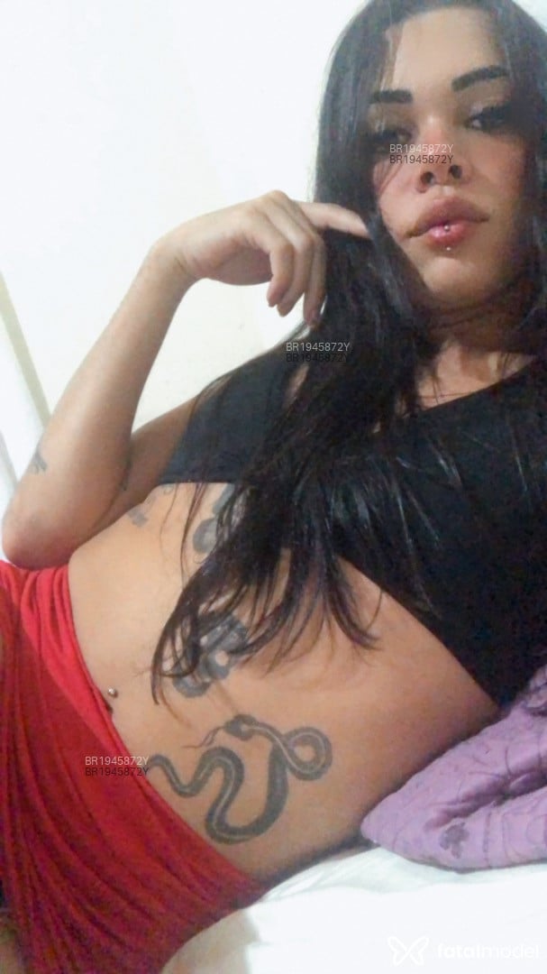 Acompanhante mulher trans com cabelo castanho de olhos castanhos em Uberlândia - Luninha