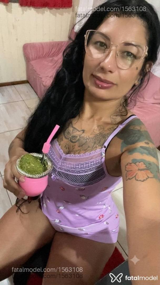 Acompanhante mulher morena (o) de olhos castanhos - Nicolly