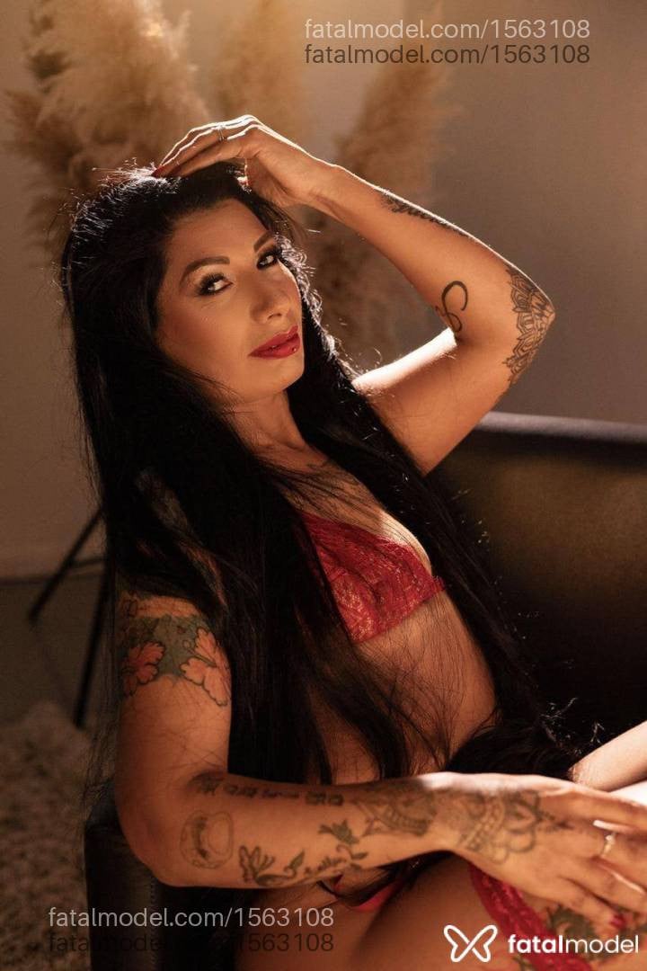 Acompanhante mulher morena (o) de olhos castanhos - Nicolly