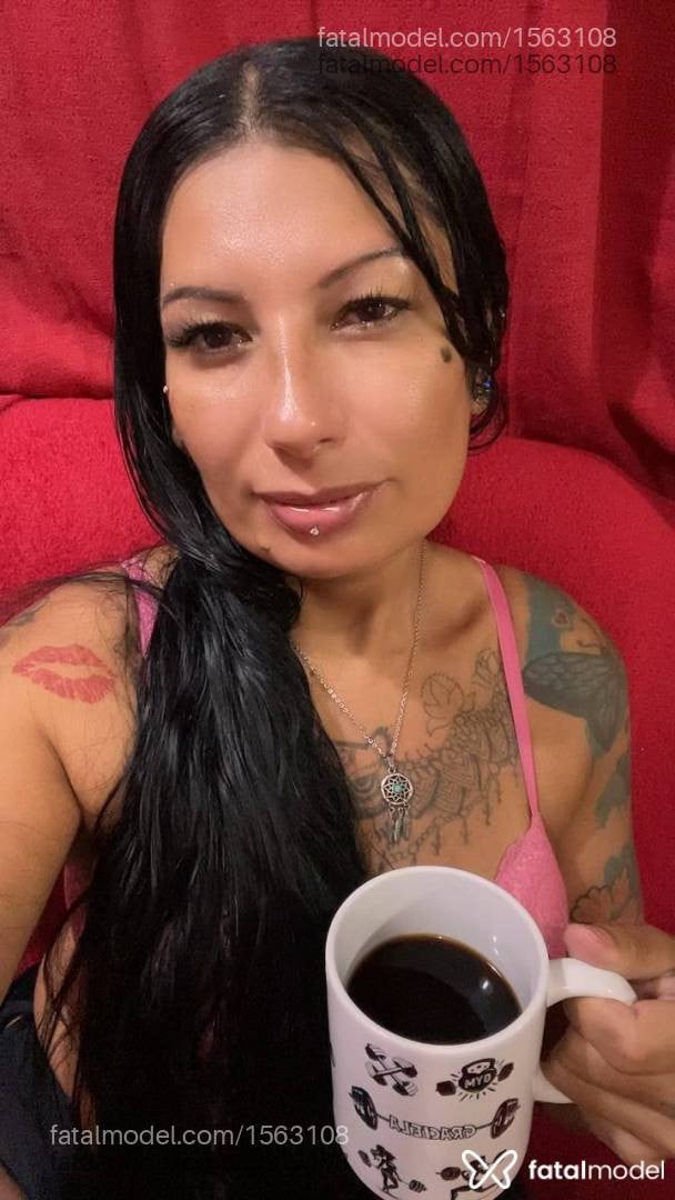 Acompanhante mulher morena (o) de olhos castanhos - Nicolly