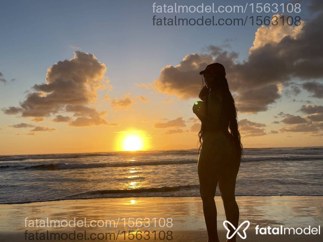 Acompanhante mulher morena (o) de olhos castanhos - Nicolly