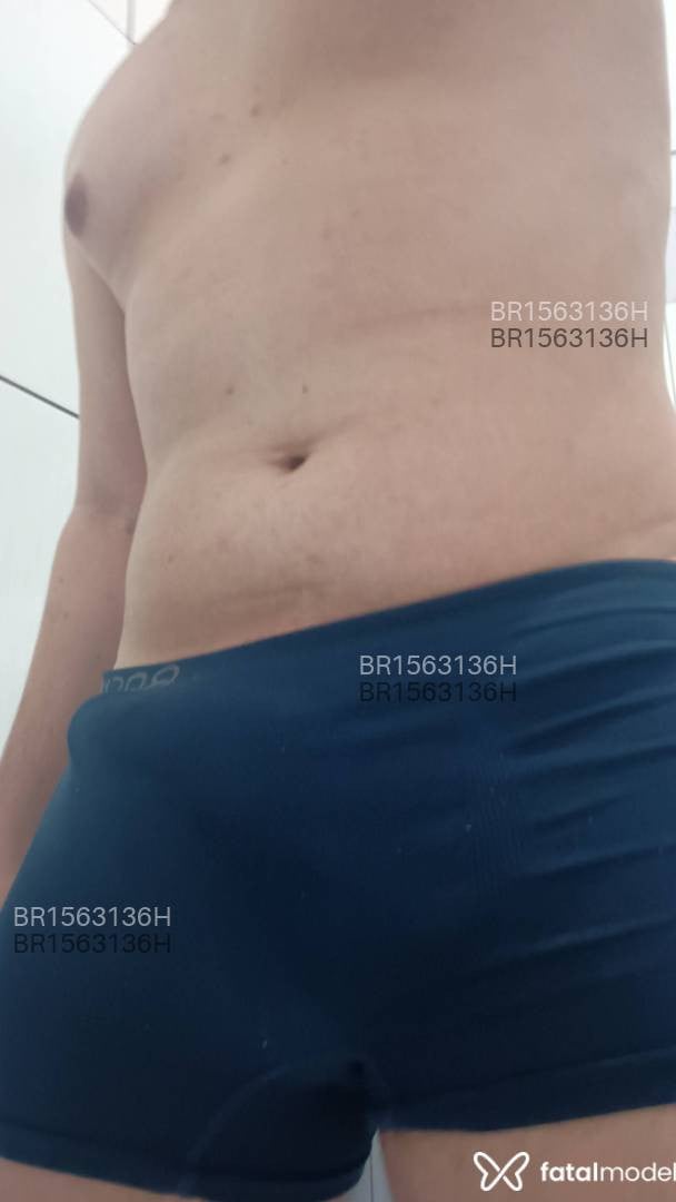 Acompanhante homem com cabelo castanho de olhos castanhos em Paranaguá Acompanhante homem com cabelo castanho de olhos castanhos em Paranaguá - Rodrigo