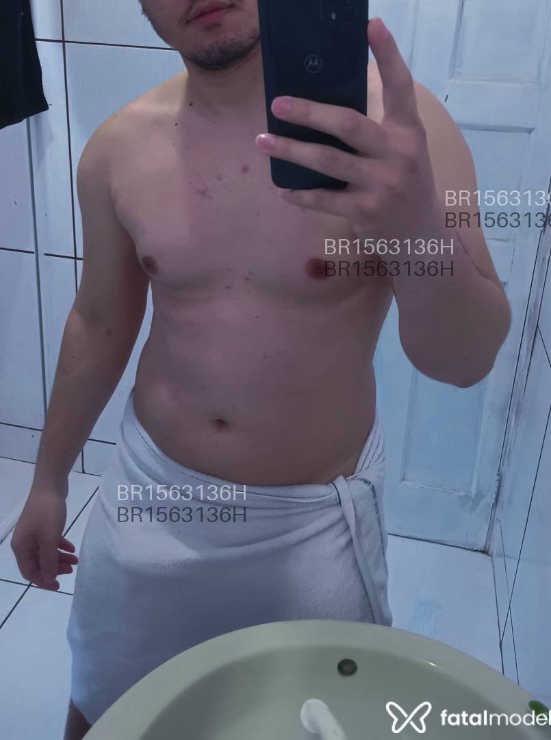 Acompanhante homem com cabelo castanho de olhos castanhos em Paranaguá Acompanhante homem com cabelo castanho de olhos castanhos em Paranaguá - Rodrigo