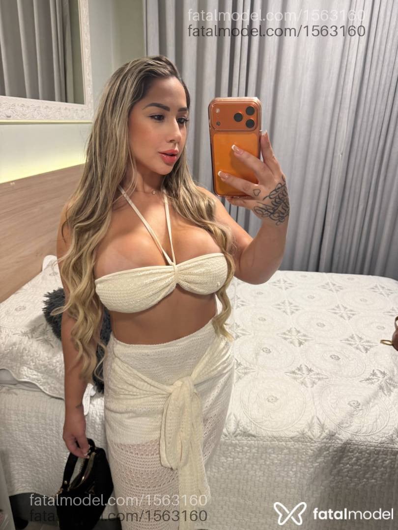 Acompanhante mulher loira (o) de olhos castanhos em Araranguá - Mirela Ferraz